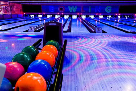 Bowling Wallpapers Top Free Bowling Backgrounds Wallpaperaccess