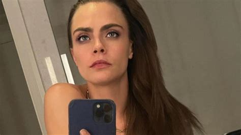Cara Delevingne Shares Nude Selfie And X Rated Item From Lore Dicarlo The Chronicle
