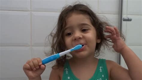 Escovando Os Dentinhos Youtube