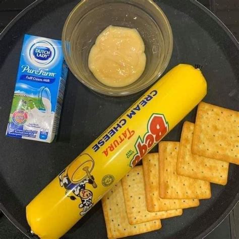 Putar susu, gula dan ovalate hingga kembang. Cara Membuat Cheesekut Leleh - MY Resepi