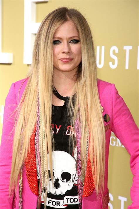 Avril Lavigne The Hustle Premiere In La Celebmafia