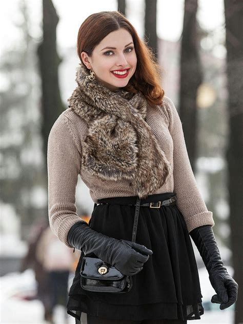 pin by emanuele perotti on beauties in fur leather gloves outfit elegant gloves gloves outfit