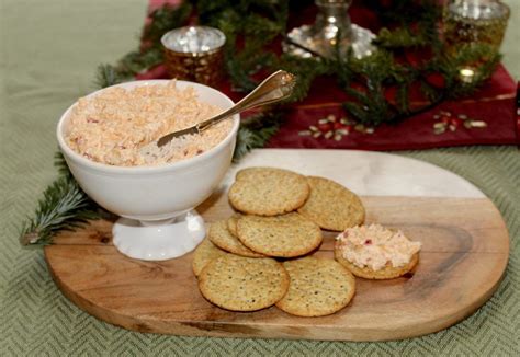 In a medium bowl, mix mayonnaise, worcestershire sauce, garlic powder, white pepper, salt and pimentos. Southern Pimento Cheese | Recipe | Pimento cheese ...