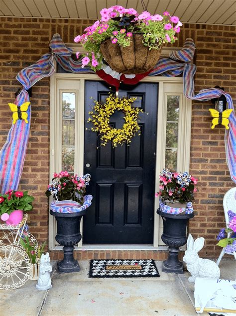 Great Tips on How to Decorate a Small Front Porch