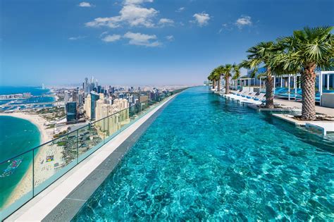 10 Must See Infinity Pools Around The World