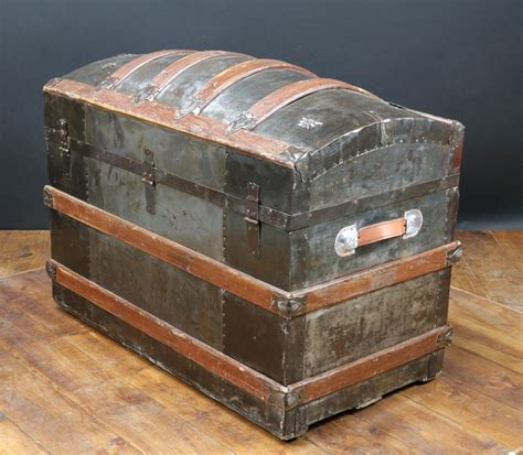 Pin On Antique Trunks Dome Top Trunk