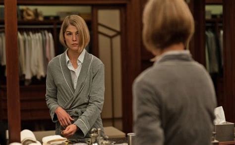 Rosamund Pikes Iconic Haircut In Gone Girl