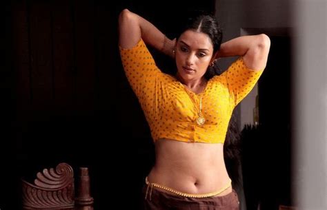 Shwetha Menon Hot Photo Gallery