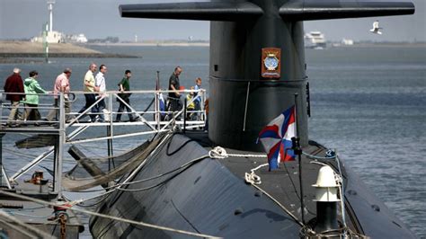 Beneath the surface of the water; 'Nederlandse onderzeeër nooit eerder gedetecteerd' | NOS