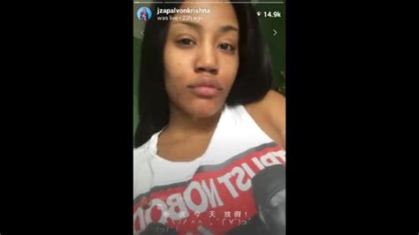 Jhonni Blaze Live Streaming Her Big Booty
