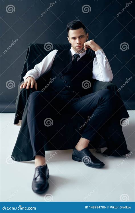 Sitting Male Model Suit Poses Magiadeverao