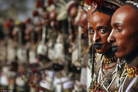 The Wodaabe Wife Stealing Festival Where Men Dress Up To Take Each Others Women Daily Mail Online