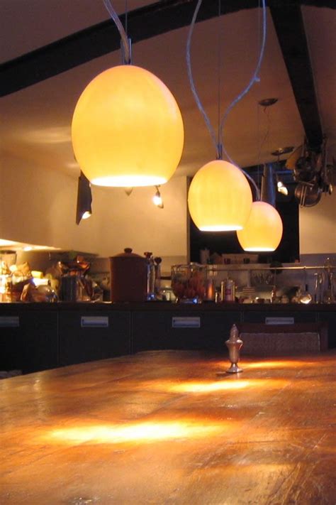 Een hanglamp boven de eettafel: Hanglampen boven de eettafel en keukenlampen | Hanglamp ...
