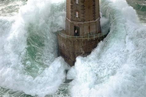 Lighthouse Phares Dans La Tempete Jean Guichard Ocean Man In Wave Ex