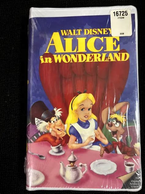 ALICE IN WONDERLAND Walt Disney VHS Black Diamond Classics Clamshell
