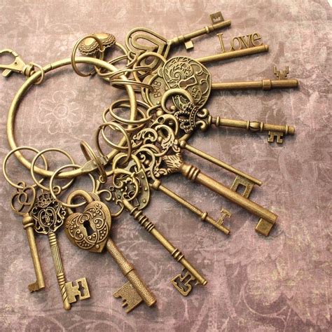 Set Of 12 Large Skeleton Keys With 4 Locks On A Big Ring Antique Brass