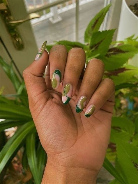 Nail Art Aelin Jewelry In 2021 Green Acrylic Nails Oval Nails