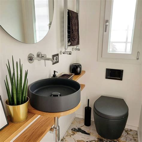 17 Ways To Decorate With Black In The Bathroom