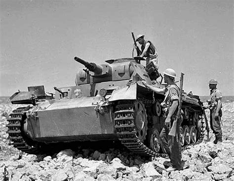 1941 North Africa A Captured German Panzer III Military Pictures