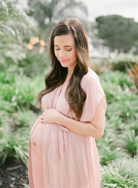 The Perfect Outfit For Your Summer Maternity Shoot Curated Taste