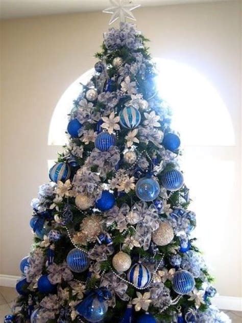 62 Silver And Blue Décor Ideas For Christmas And New Year Digsdigs