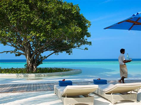 The Dusit Thani On Mudhdhoo Island Architecture And Design