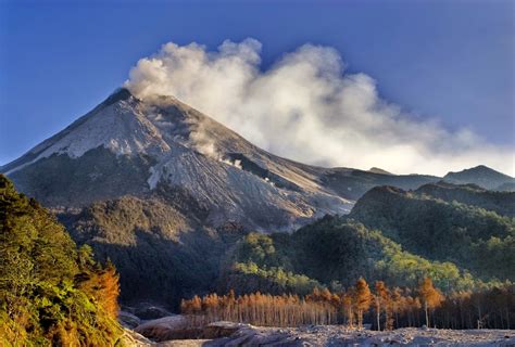 Hari Hari Indah Mitos Beberapa Gunung Yang Di Indonesia