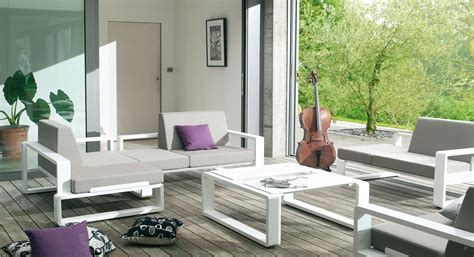 A Puzzle of Contemporary Outdoor Furniture - Adorable Home