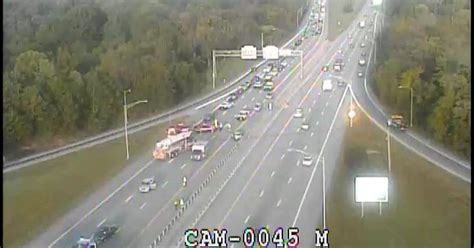 Louisville traffic: lanes reopen after fatal wreck on I-64 near I-265