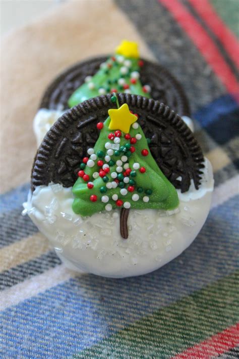 Do not try to get as many cookies as possible on the tray. Christmas Tree Decorated Oreo Cookies - Snack Rules