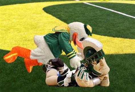Pin By Rick Yeager On Puddles U Of O Mascot With Images Oregon