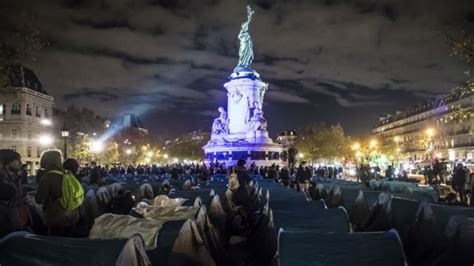 Столкновения в Париже Полиция разогнала палаточный лагерь мигрантов