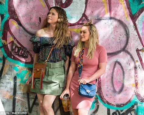 Hilary Duff Reveals Her Backside While Filming In Nyc Daily Mail Online