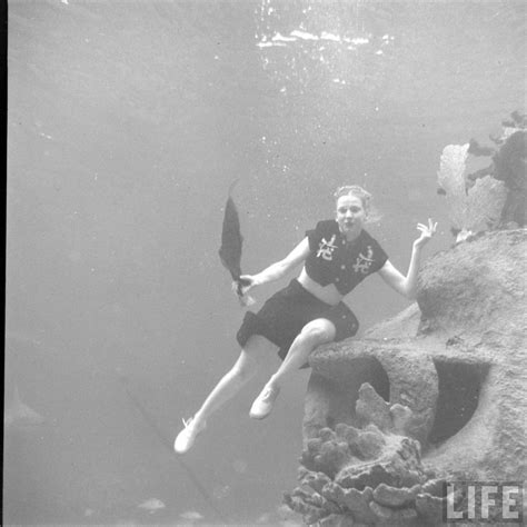 Amazing Pictures Of An Underwater Fashion Show In 1947 ~ Vintage Everyday