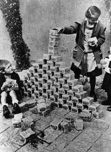 Germany Hyperinflation Of The Weimar Republic In 1923 Fotografia