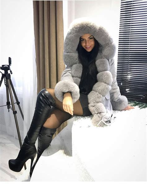 pin by emanuele perotti on beauties in fur girls fur coat fur coats women sexy leather outfits