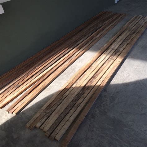 Daftar harga kayu terbaru beragam jenis seperti kayu jati, kaso, papan, balok, meranti & teriplek. Saiz standard kayu, papan dan plywood