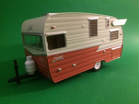 124 Scale Shasta Travel Trailer From Greenlight Nice Detail