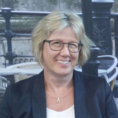 Zschäpe, mundlos und böhnhardt hatten fast 14 jahre im untergrund gelebt. Dr. Beate Vielhaber - Abteilungsleiterin Projekte/Engineering - Berliner Stadtreinigung | XING
