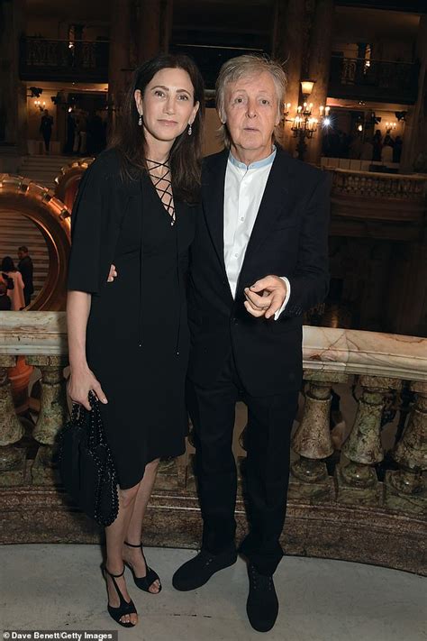 Sir Paul Mccartney 77 And Wife Nancy Shevell 60 Wear Face Masks And Gloves In The Hamptons