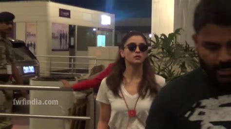 gorgeous alia bhatt looking stunning at airport spotted at airports youtube