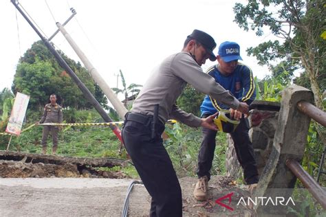 BPBD Bogor Pasang Sensor Di Lokasi Rawan Bencana Pergeseran Tanah