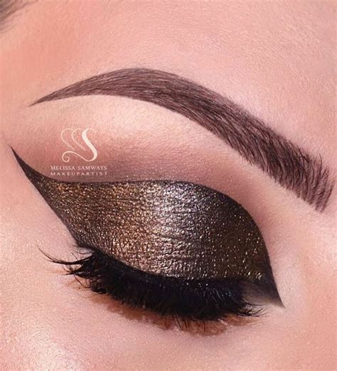 29 Winter Makeup Trends Freshen Up Your Look This Winter Glam Glitter