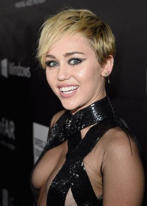 Miley Cyrus Sexiest 32 Photos Hot Instagram Pics Sfwfun