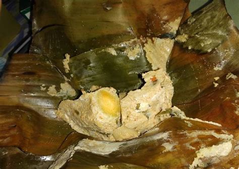 Botok sendiri juga memiliki gizi dan cita rasa yang tidak kalah enak dari bahan makanan lainnya. Resep Botok Tahu Sederhana / Resep Membuat Botok Tahu ...