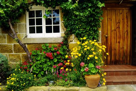Updating your home's landscaping is a great way to increase the value of your property and create outdoor spaces for relaxing and entertaining. Small Garden Design for Front Yards