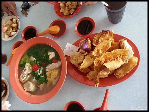 If you are here, the one thing you must definitely try is the deep fried tofu (tofu pok) sandwiched with. Puchong Yong Tau Fu 蒲种酿豆腐 @ Batu 14, Puchong - i'm saimatkong