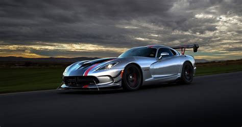 This Is What Makes The Dodge Viper One Of The Best V10 Engined Cars Ever