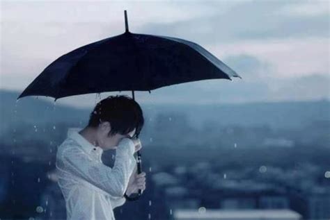 Rain Alone Sad Anime Boy Crying In The Rain Alone D Tears In Rain Anime X Wallpaper