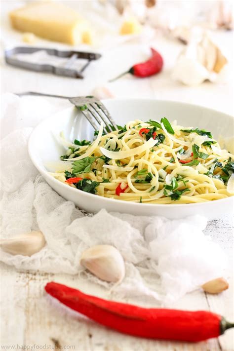 Spicy Spaghetti Aglio Olio And Peperoncino Happyfoods Tube